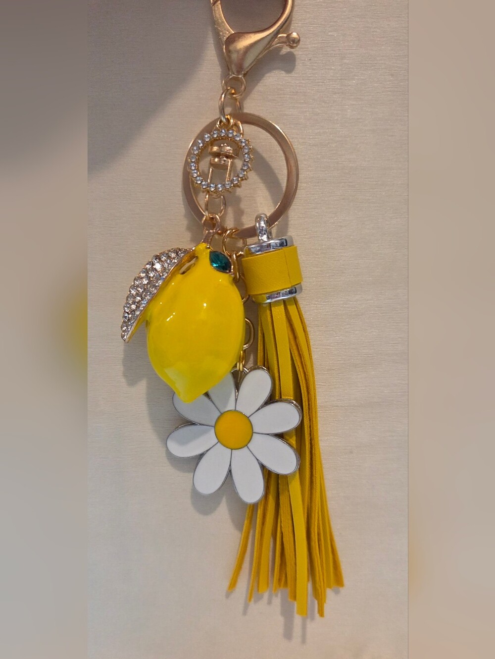 🍋Bright Yellow Lemon Purse Charm • White Daisy Floral Leather Tassel Keychain - Picture 15 of 16